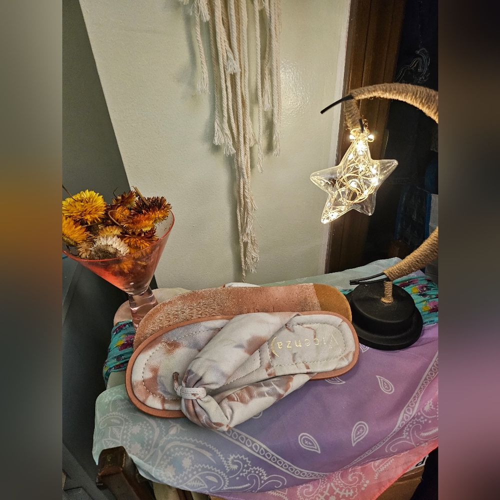 Vicenco Leather sandals Lightly Used In Great Condition♡